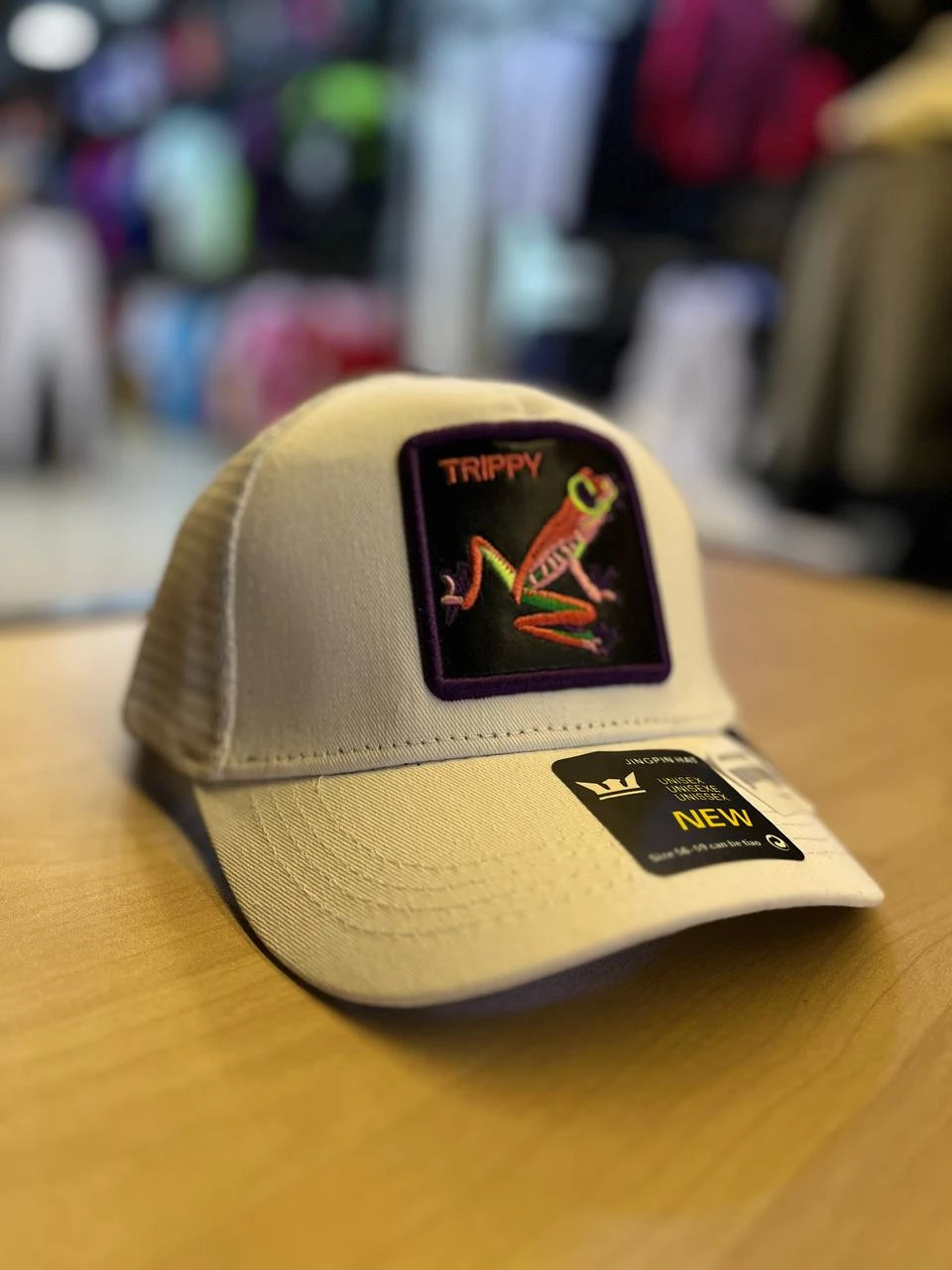 كاب SMALL FROGS ” ابيض “