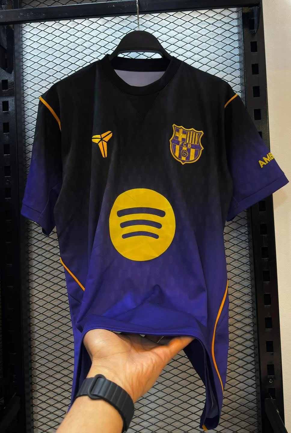 قميص برشلونة 2026 " اسود في موف "