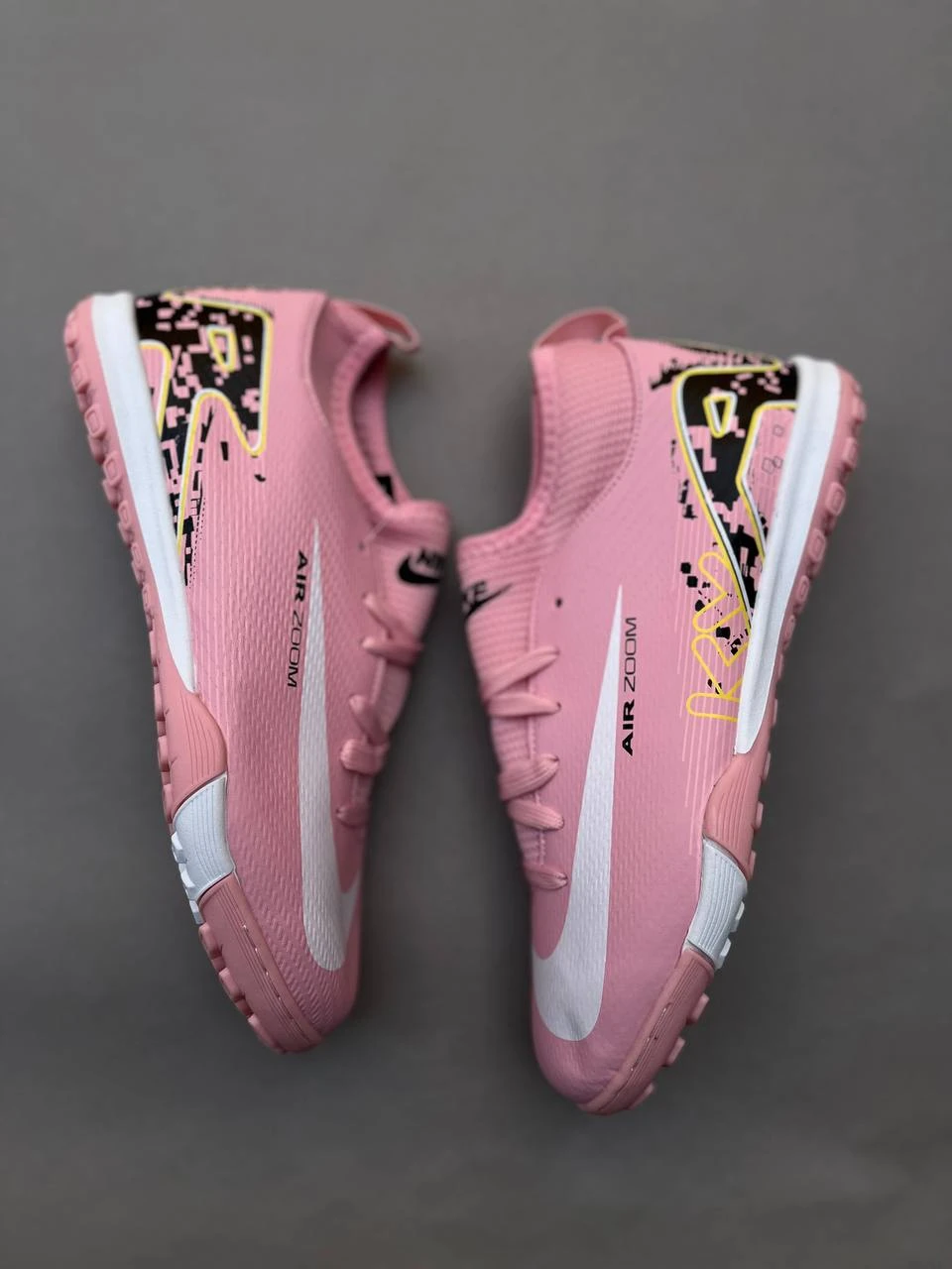 ترتان نايك اير زوم جديد اي كوبي 2026 " بينك"